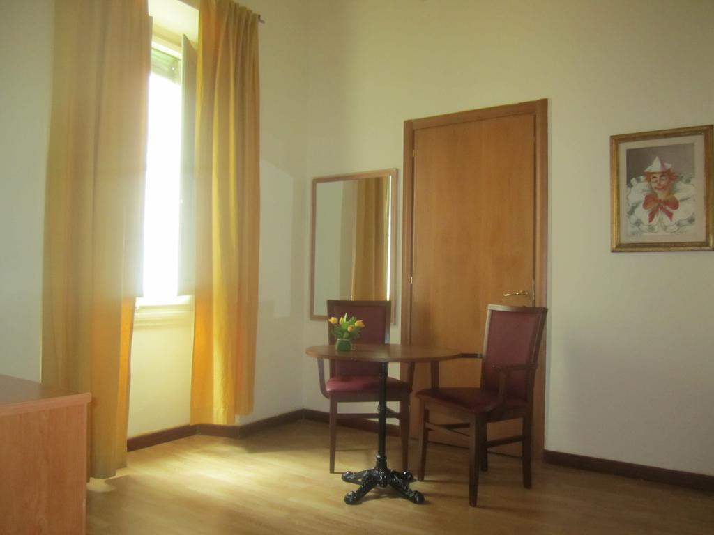 Hotel Savonarola Florencja Pokój zdjęcie
